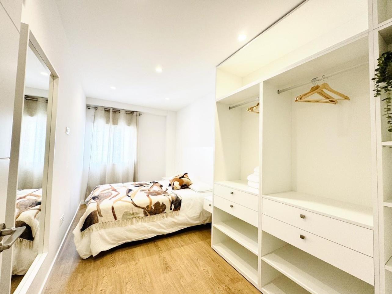 Family Apartment In The Malaga City Center エクステリア 写真