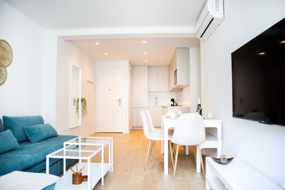 Family Apartment In The Malaga City Center エクステリア 写真
