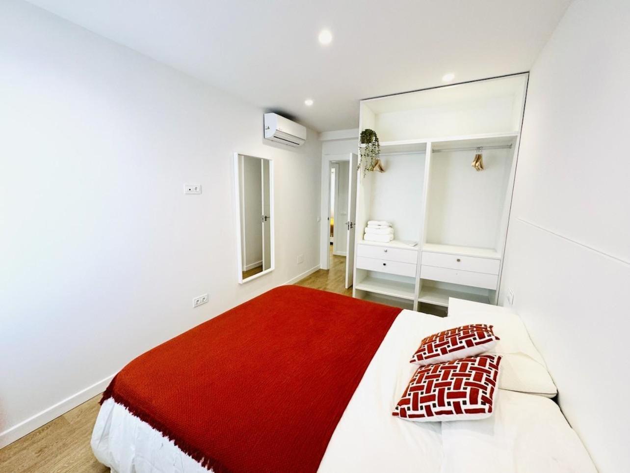 Family Apartment In The Malaga City Center エクステリア 写真