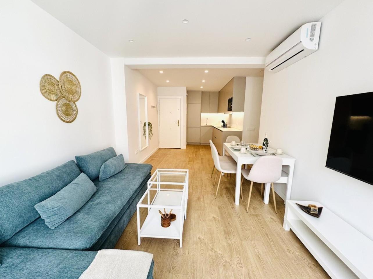 Family Apartment In The Malaga City Center エクステリア 写真