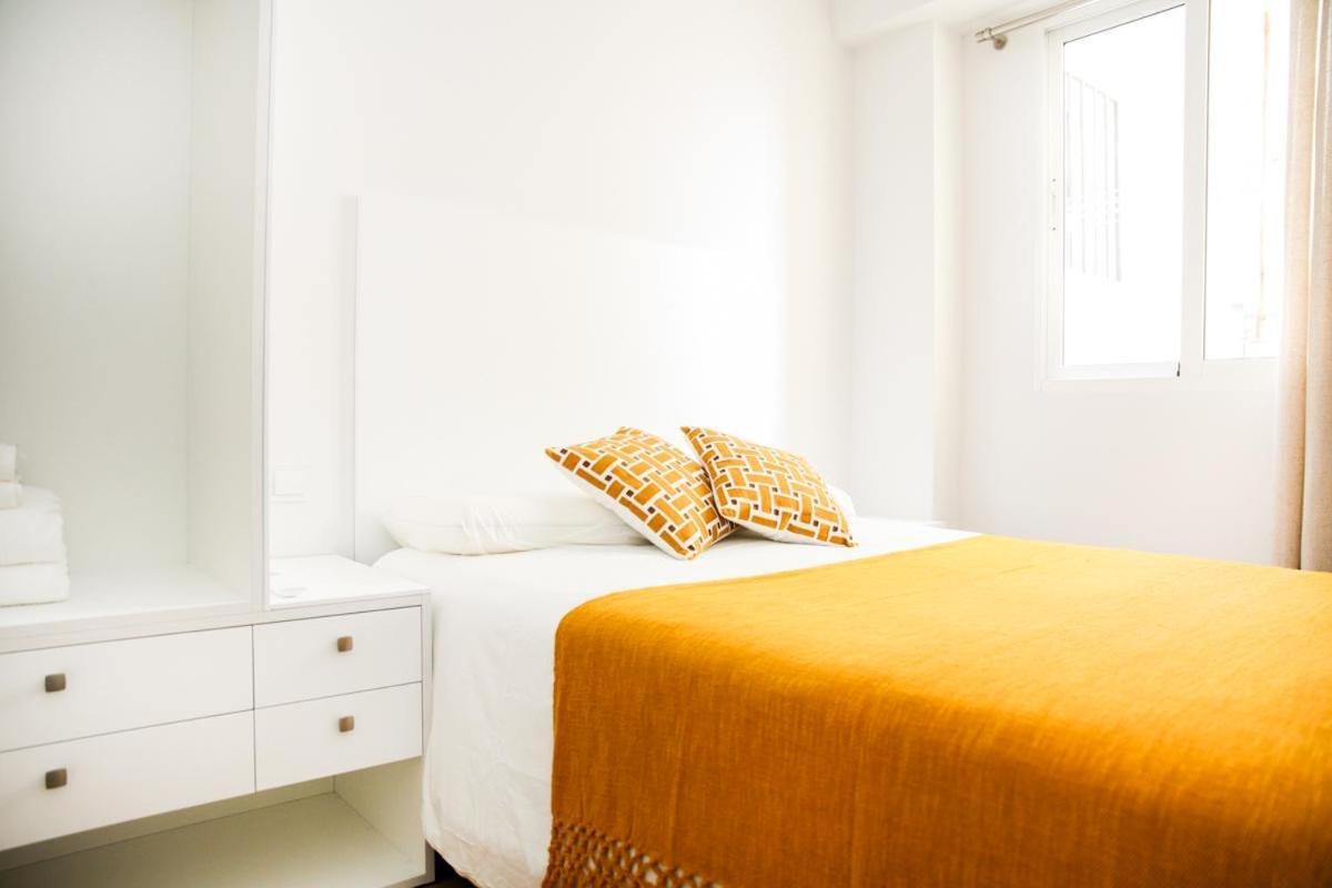 Family Apartment In The Malaga City Center エクステリア 写真